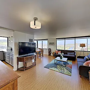 Hawaiian Monarch 203 Apartment