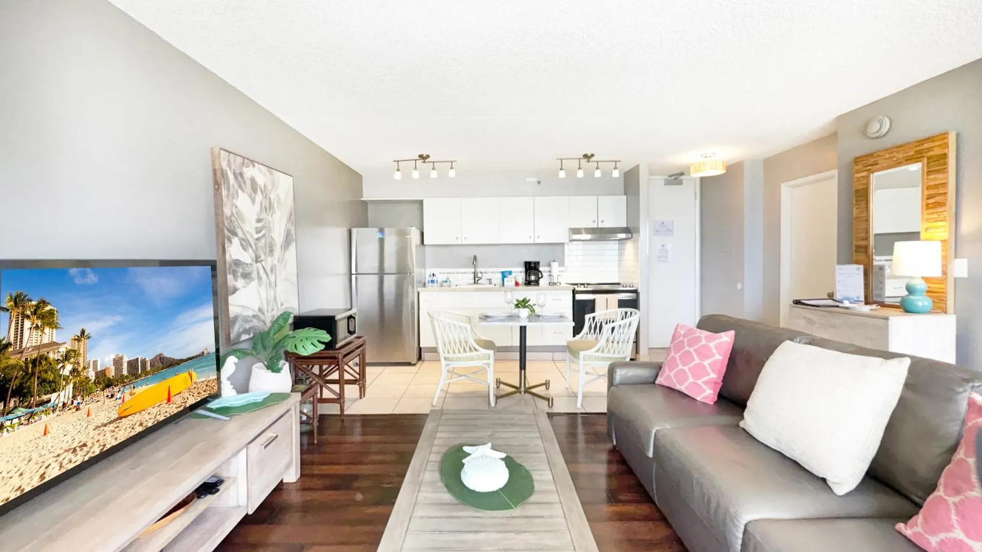 1Br Oceanview Condo, Near Waikiki Beach With Parking Honolulu